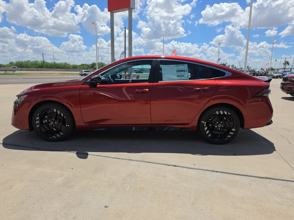 New 2027 Nissan Sentra SR w/ Floor Mat Package FWD image 4