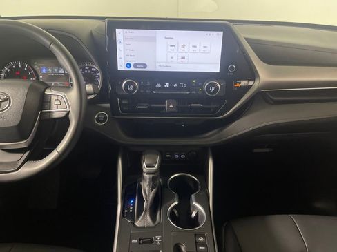 Certified 2024 Toyota Highlander XLE image 15