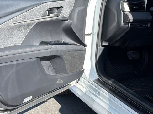 Used 2025 Toyota Camry XLE image 23