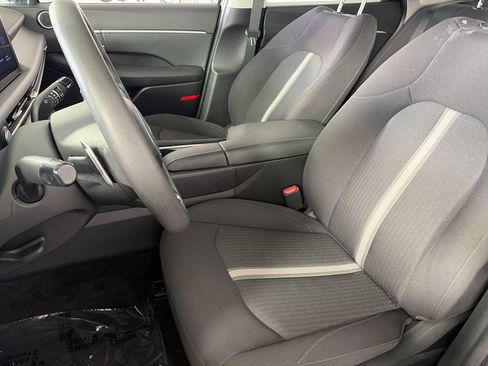 Used 2025 Hyundai Sonata SEL FWD image 18