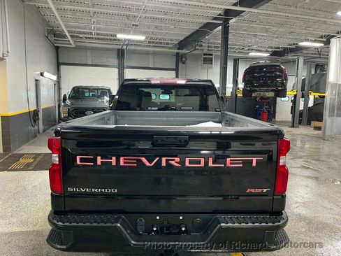 Used 2022 Chevrolet Silverado 1500 RST w/ Max Trailering Package image 4