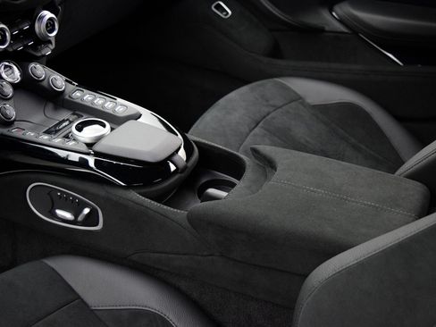 Used 2019 Aston Martin V8 Vantage Coupe RWD image 9