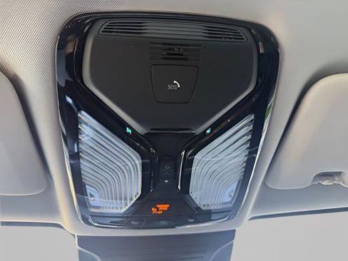 Used 2024 BMW X7 xDrive40i image 26