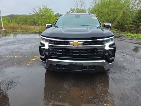 Used 2023 Chevrolet Silverado 1500 LT AWD/4WD image 2