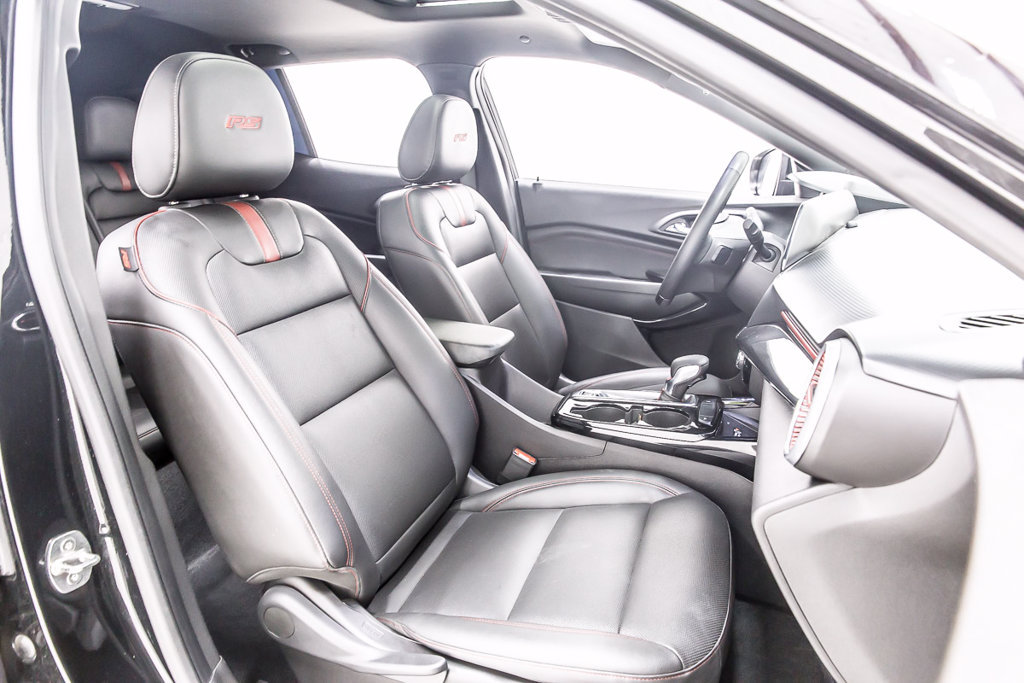 Used 2024 Chevrolet Trax RS w/ Sunroof Package FWD image 34