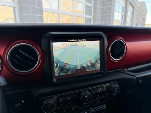 Used 2018 Jeep Wrangler Unlimited Rubicon AWD/4WD image 36