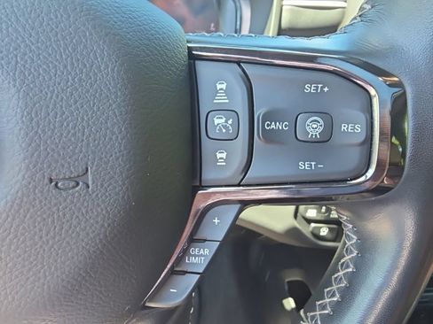 Used 2025 RAM 1500 Limited AWD/4WD image 17
