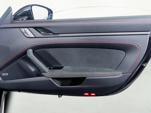 Used 2025 Porsche 911 Carrera GTS image 27