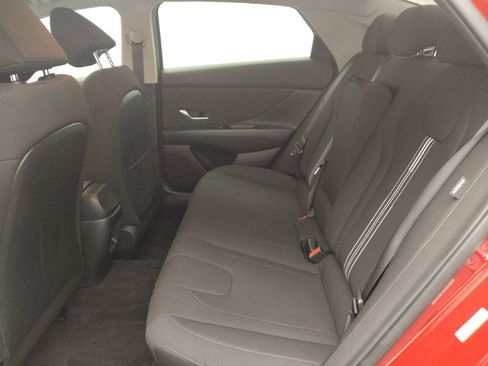 Used 2025 Hyundai Elantra SEL FWD image 18