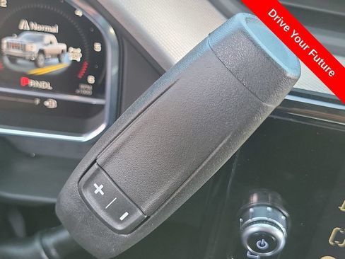 Used 2025 GMC Sierra 2500 Denali w/ Technology Package AWD/4WD image 13