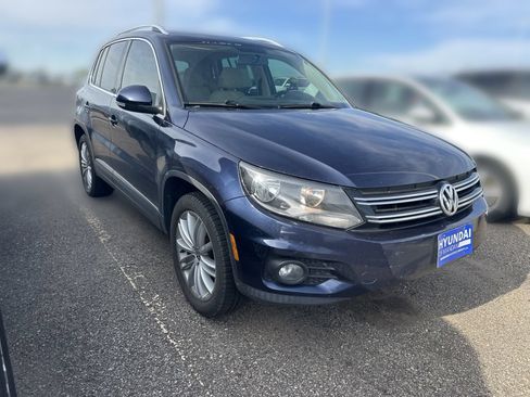 Used 2015 Volkswagen Tiguan SEL FWD image 2