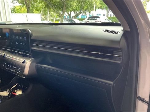 Used 2025 Hyundai Kona SEL AWD/4WD image 22