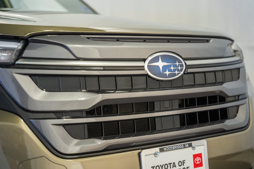 Used 2025 Subaru Forester Premium AWD/4WD image 9