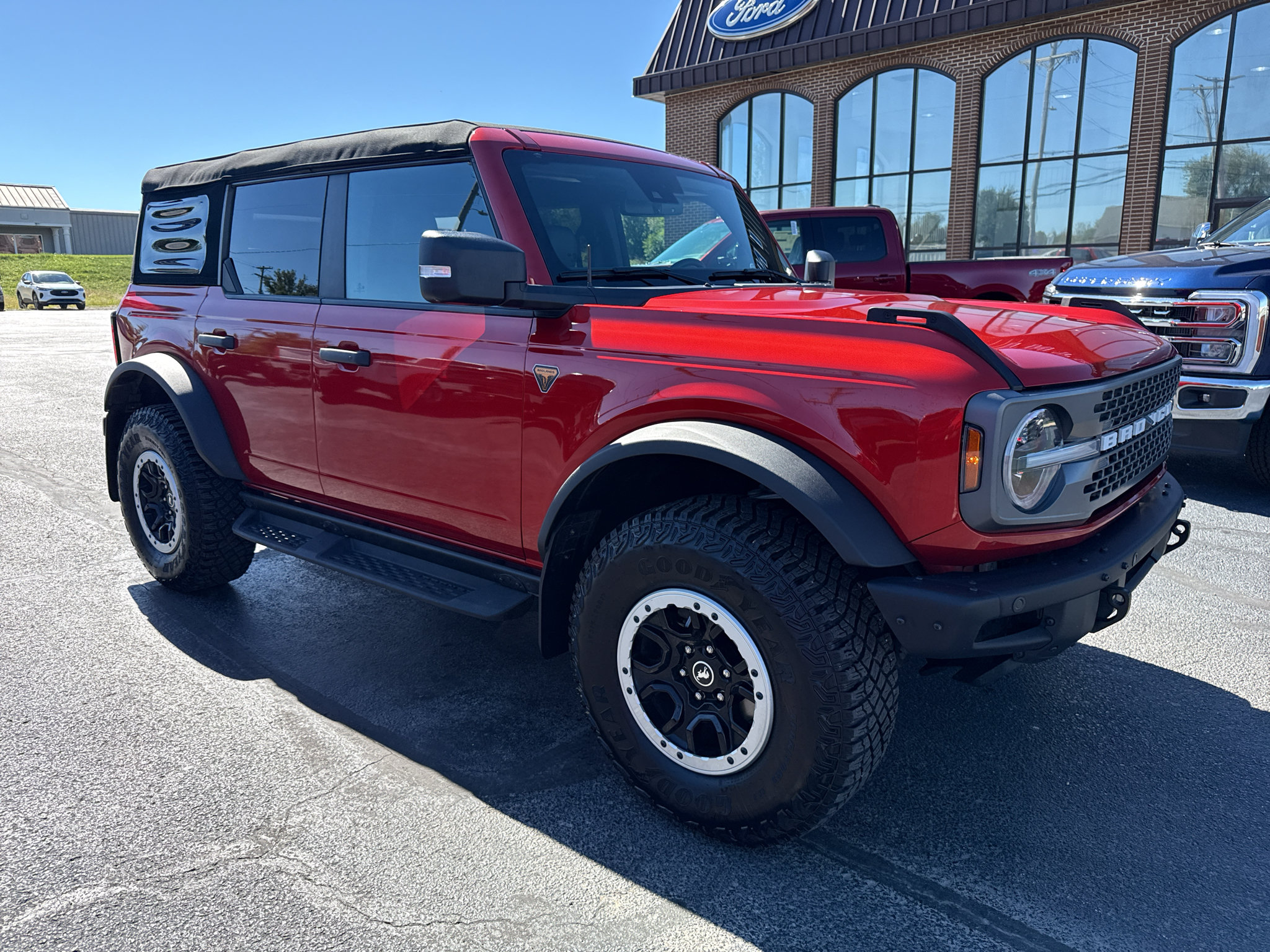 Used 2024 Ford Bronco Badlands AWD/4WD image 2