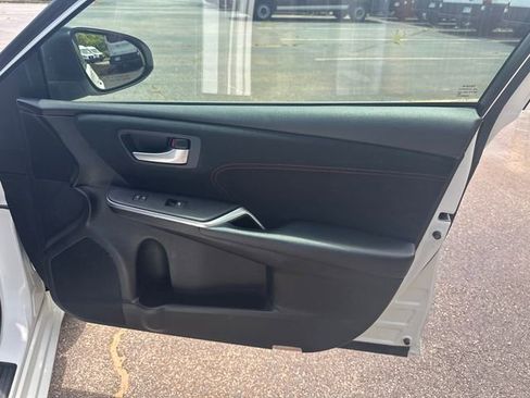 Used 2016 Toyota Camry XSE FWD image 17