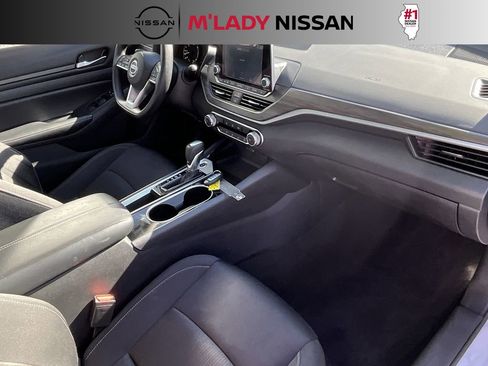 Used 2024 Nissan Altima 2.5 SV image 7