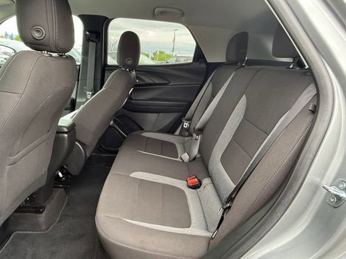 Used 2023 Chevrolet TrailBlazer LT FWD image 9
