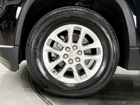 Used 2020 Chevrolet Traverse LT image 11