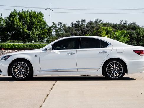 Used 2013 Lexus LS 460 w/ F-Sport Pkg RWD image 36