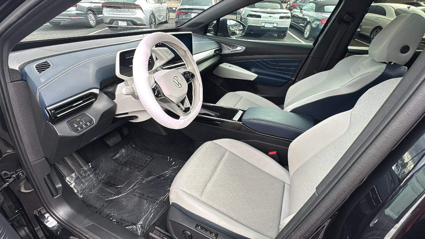 Used 2023 Volkswagen ID.4 Pro S AWD/4WD image 9