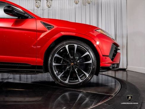 Used 2024 Lamborghini Urus S AWD/4WD image 17