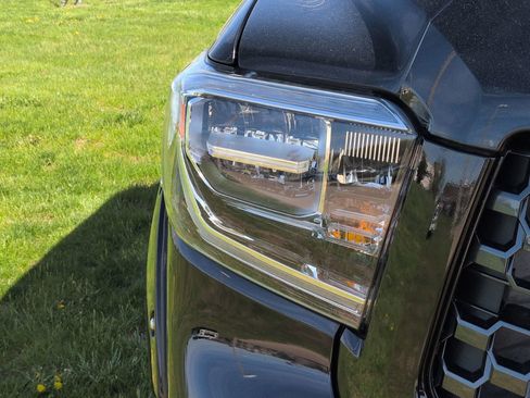 Used 2018 Toyota Tundra Platinum AWD/4WD image 33
