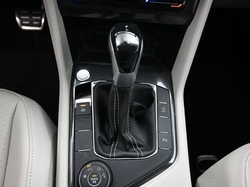 Used 2023 Volkswagen Tiguan SE R-Line AWD/4WD image 24