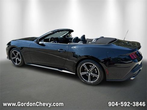 Used 2024 Ford Mustang Premium image 3