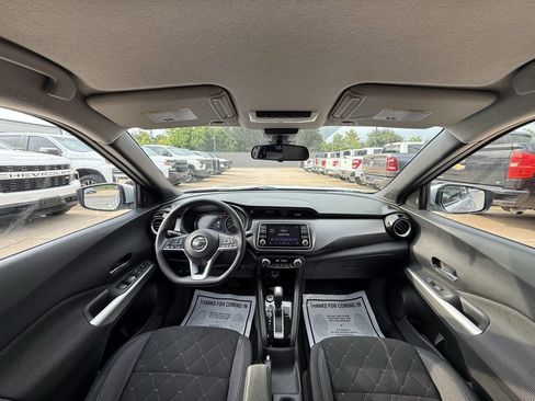 Used 2020 Nissan Kicks SV FWD image 18