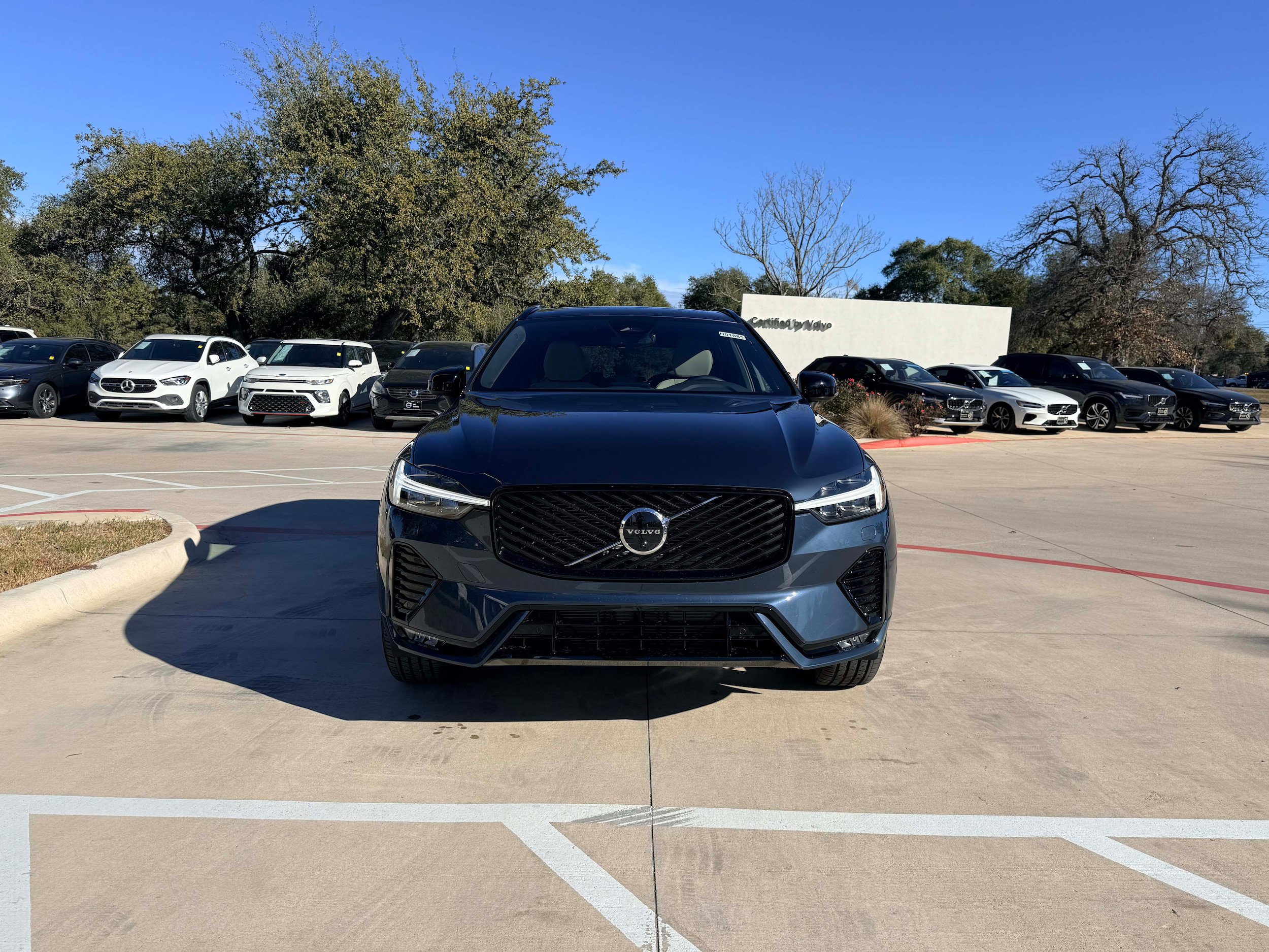 Used 2026 Volvo XC60 B5 Plus w/ Protection Package Premier AWD/4WD image 8
