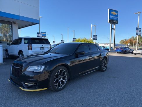 Used 2017 Chrysler 300 S w/ S Model Appearance Package image 9