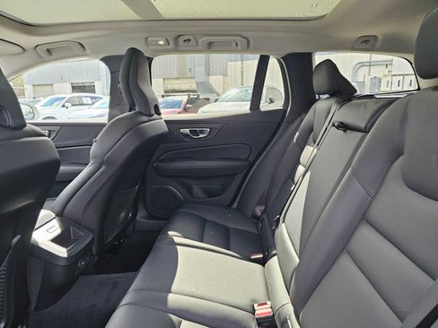 Certified 2025 Volvo V60 B5 Cross Country Plus AWD/4WD image 18