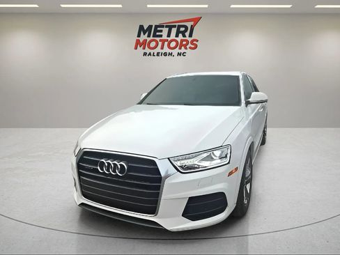 Used 2016 Audi Q3 2.0T Premium Plus w/ Technology Package image 2