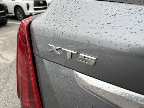 Used 2021 Cadillac XT5 Premium Luxury image 5