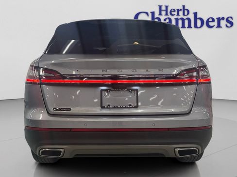 Used 2022 Lincoln Nautilus Reserve image 6