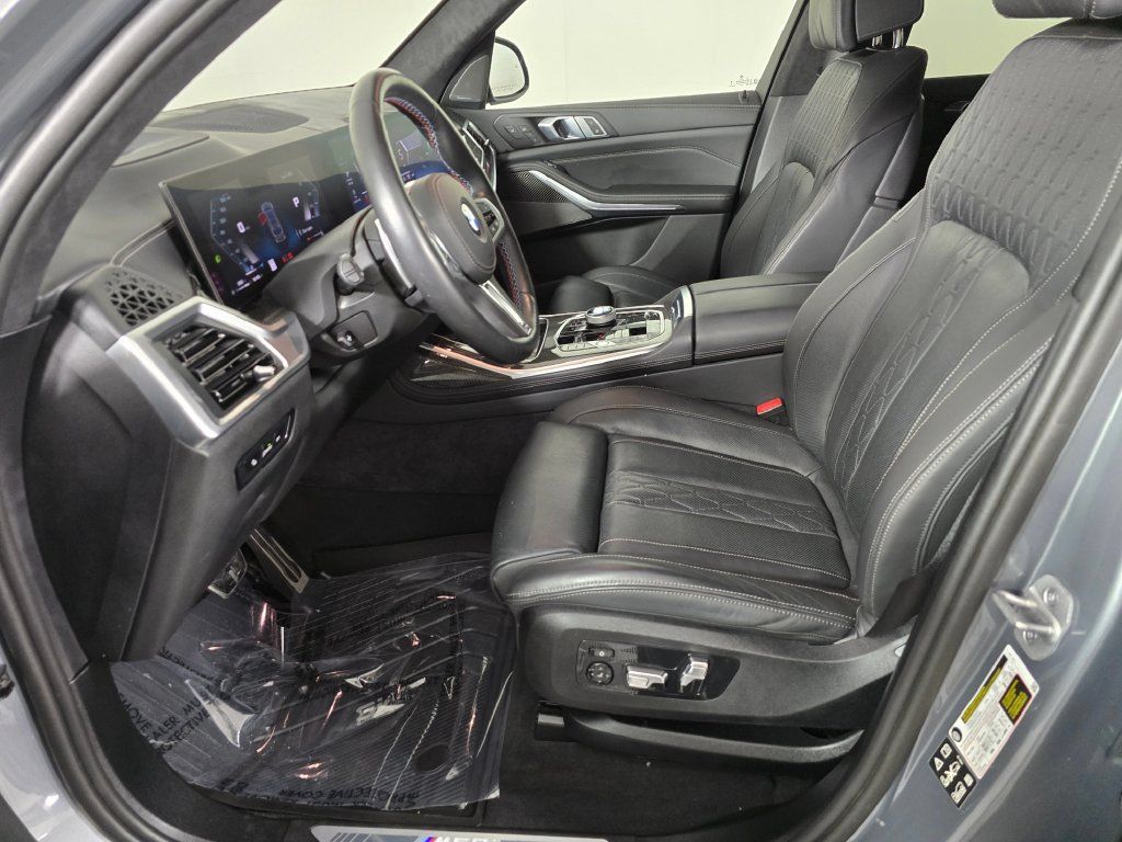 Used 2025 BMW X7 M60i AWD/4WD image 23