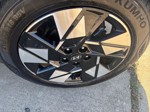 Used 2025 Hyundai Kona SEL image 28