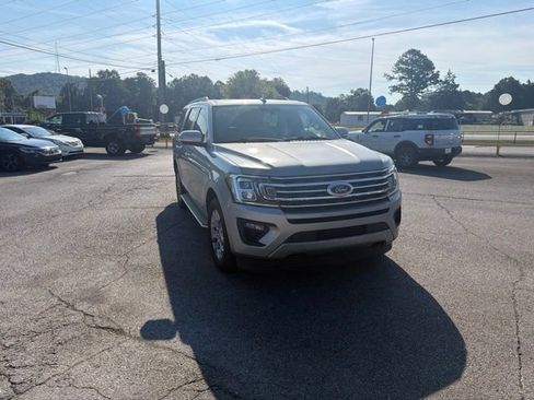 Used 2020 Ford Expedition XLT w/ Equipment Group 202A AWD/4WD image 6