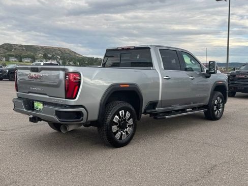 Used 2025 GMC Sierra 2500 Denali w/ Denali Reserve Package AWD/4WD image 5