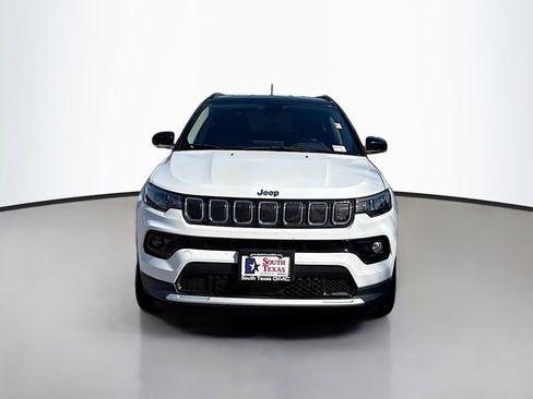 Used 2022 Jeep Compass Limited image 2