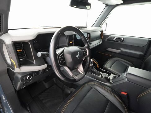 Used 2021 Ford Bronco Badlands image 8