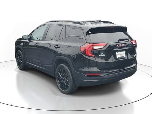 Certified 2023 GMC Terrain SLE w/ Driver Convenience Package AWD/4WD image 3