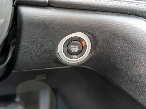 Used 2023 Chrysler Pacifica Touring-L w/ S Appearance Package image 29