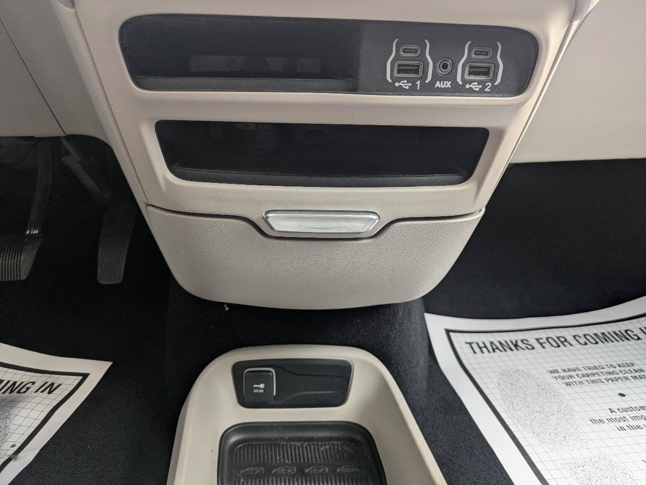 Used 2022 Chrysler Voyager LX FWD image 12