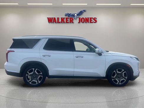 Used 2024 Hyundai Palisade Limited image 2