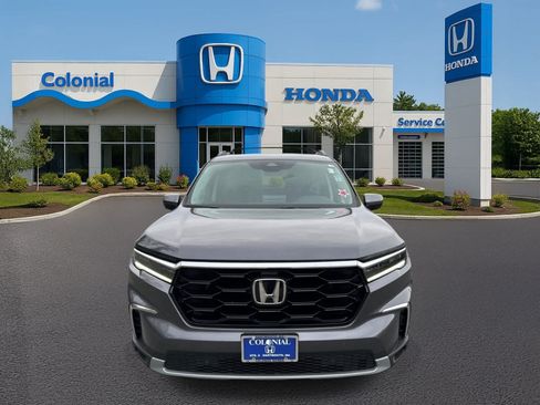 Used 2025 Honda Pilot Touring image 10