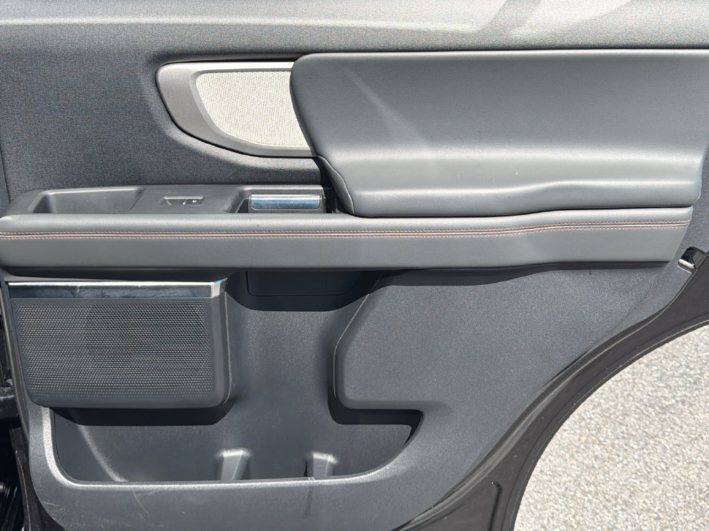 Used 2025 Ford Expedition Active AWD/4WD image 16
