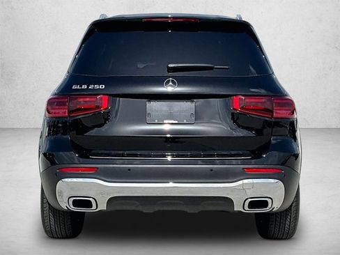 Used 2026 Mercedes-Benz GLB 250 image 4