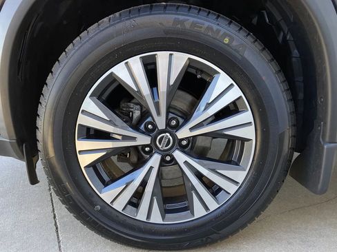 Used 2021 Nissan Rogue SV image 8