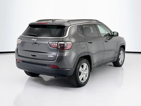 Used 2022 Jeep Compass Latitude FWD image 5